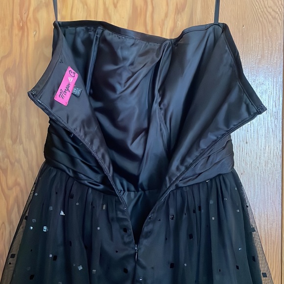 Black satin dress with sequins and tulle - Picture 5 of 5